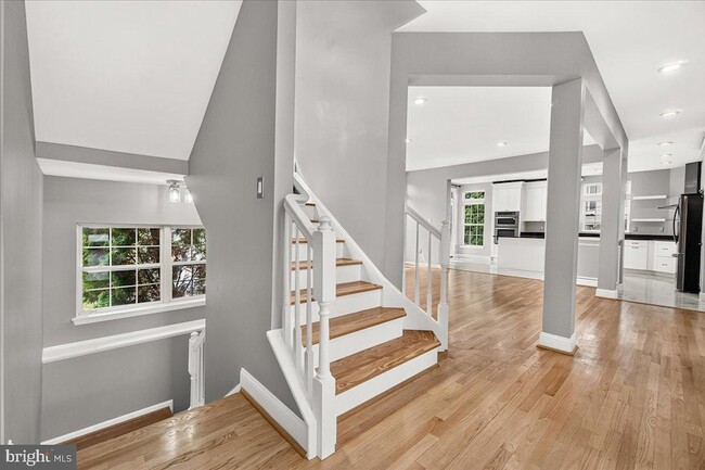 Building Photo - 6455 Saddlebrook Ln