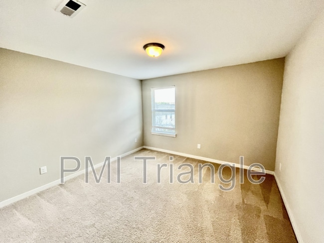 Building Photo - 412 Shakespeare Dr