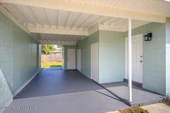 Building Photo - 1208 Willow Ln