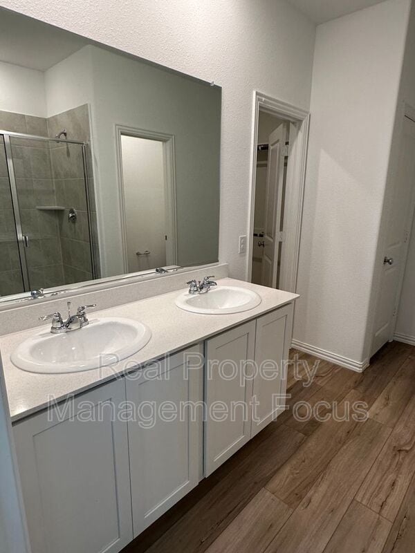 Building Photo - 239 Jenkinson Dr