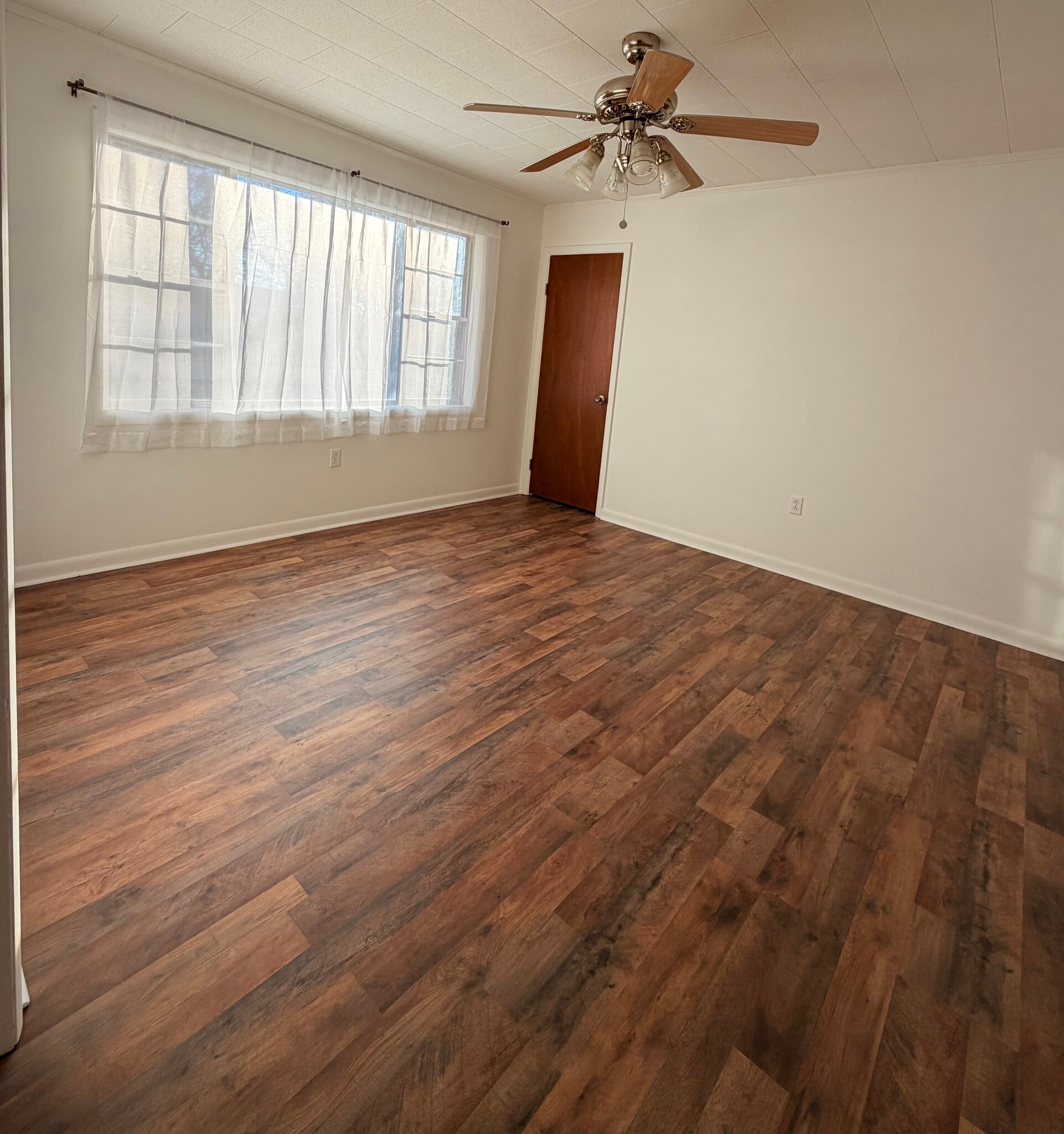 Building Photo - 518 5th St