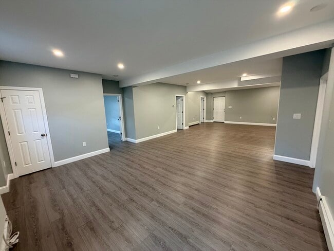 Building Photo - 86 Kendall Ave