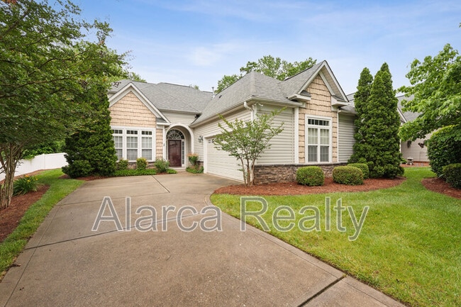 Primary Photo - 131 Ivy Creek Ln