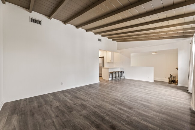 Entrance Area - 16601 Valerio St