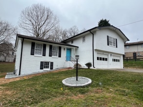 Building Photo - 6959 Lockridge Dr NW
