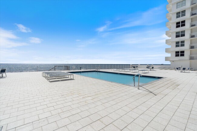 Building Photo - 4505 S Ocean Blvd