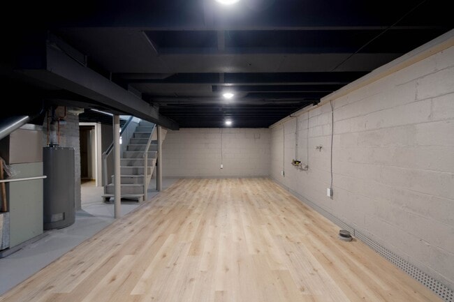 Building Photo - MOVE IN TODAY! DON'T MISS THIS NEWLY RENOV...