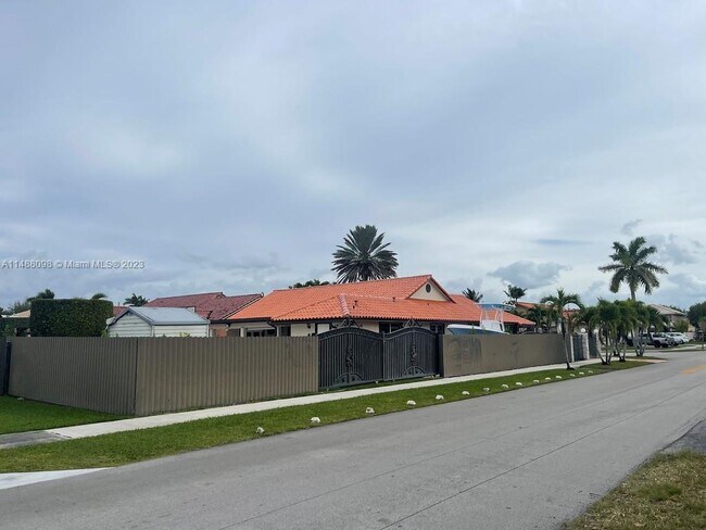 Building Photo - 6790 SW 105th Ave