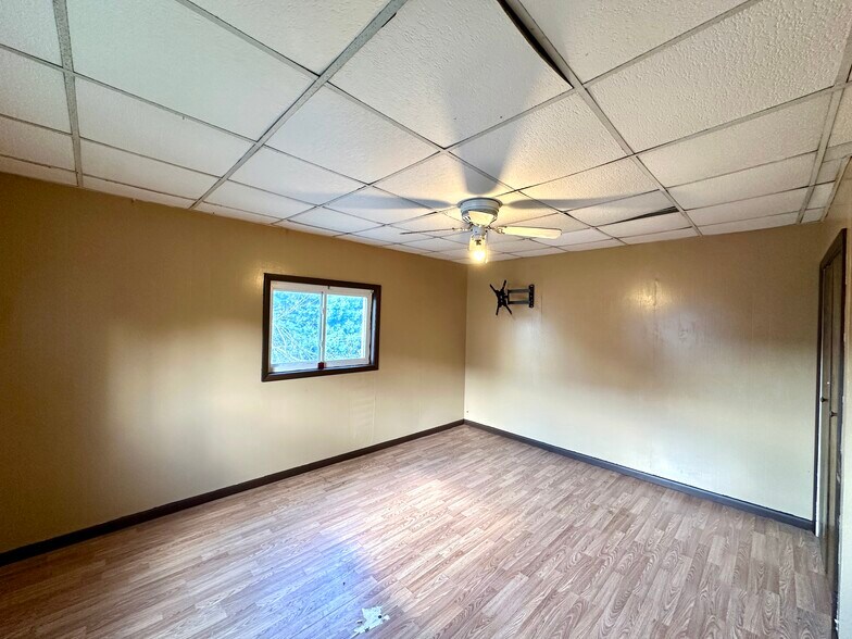Building Photo - 105 W Terrace Ave