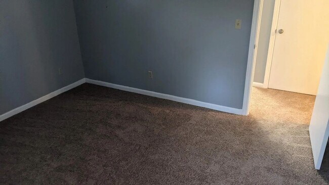 Building Photo - Quiet 1 Bedroom Convenient to Hershey Med and Attractions