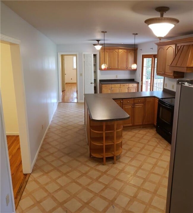 Building Photo - 3662 Rock Springs Dr