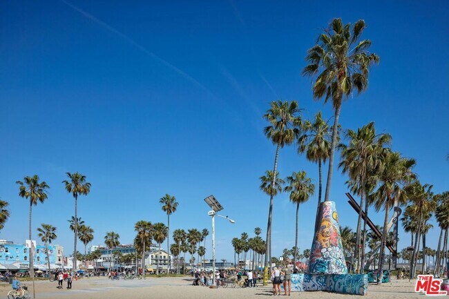 Building Photo - 310 Washington Blvd