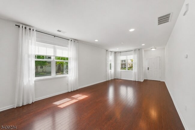 Building Photo - 133 Savoth Ln