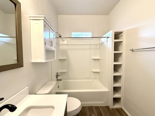 Building Photo - 531 G St NW