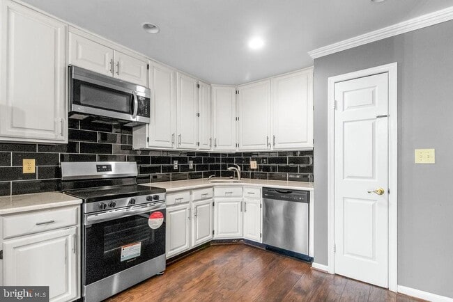 Building Photo - 58 Silver Moon Dr