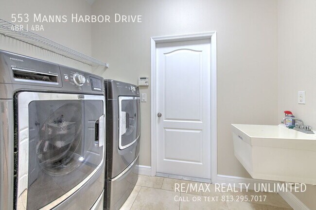 Building Photo - 553 Manns Harbor Dr