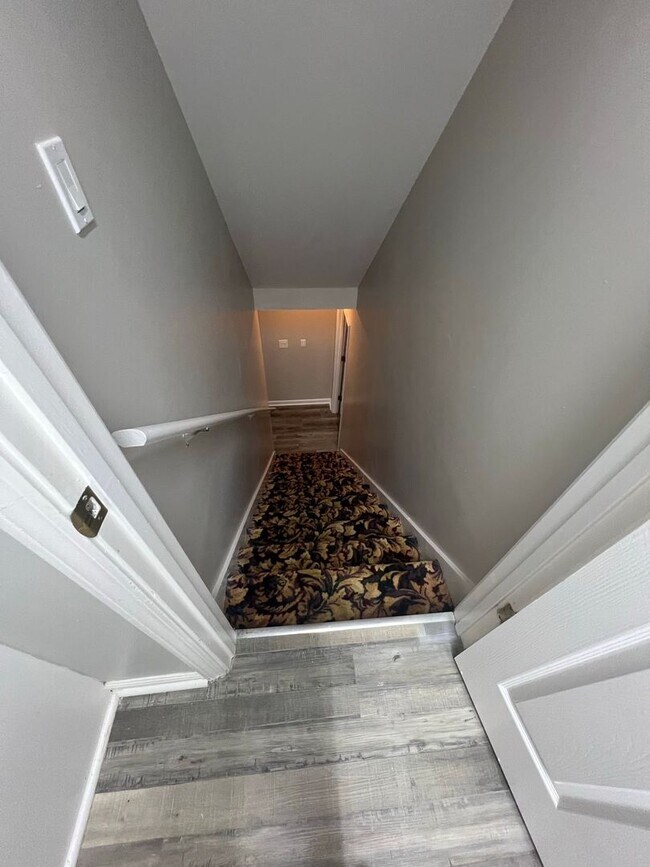 Building Photo - Charming 3-Bedroom, 2-Bath Home with Finished Basement in Snellville!