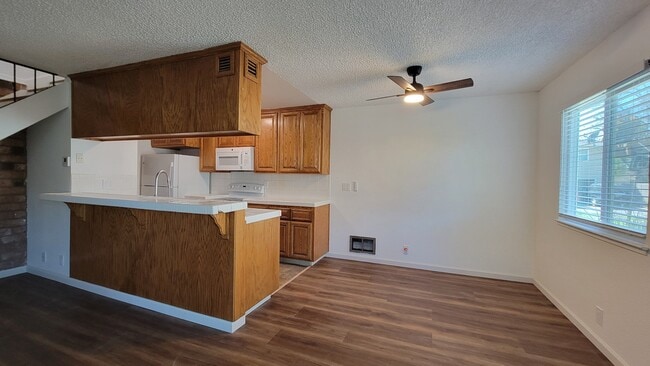 Building Photo - 847 Gilchrist Dr