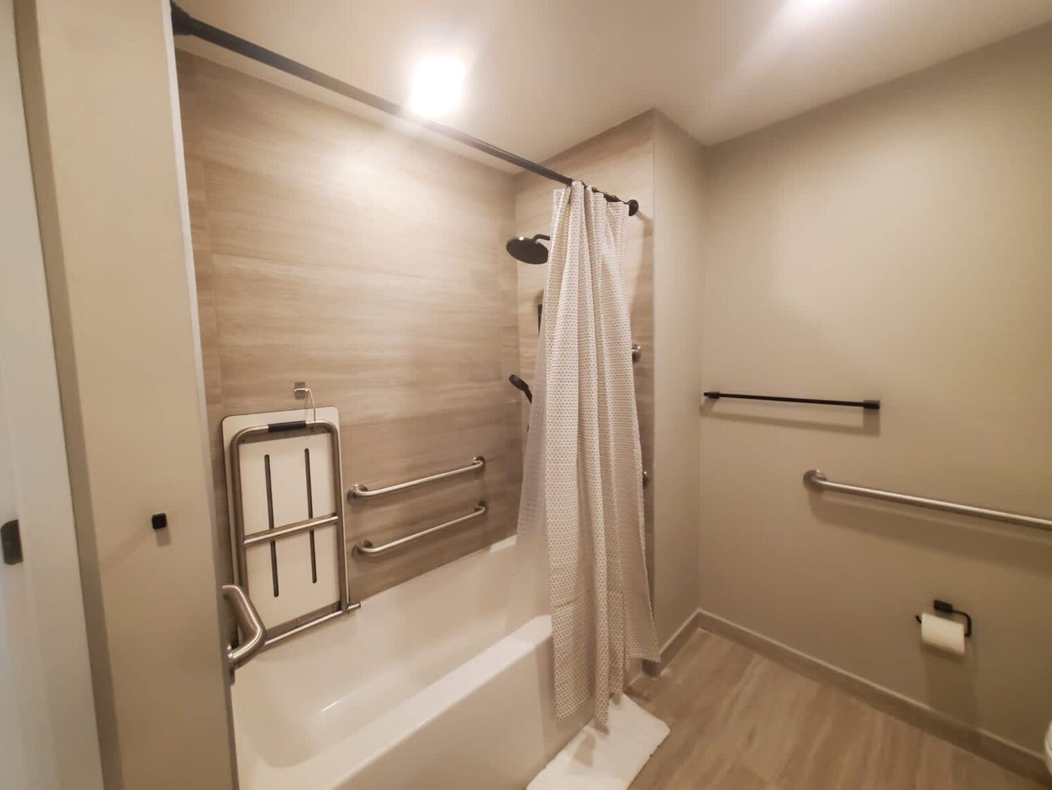 Building Photo - 580 72nd St