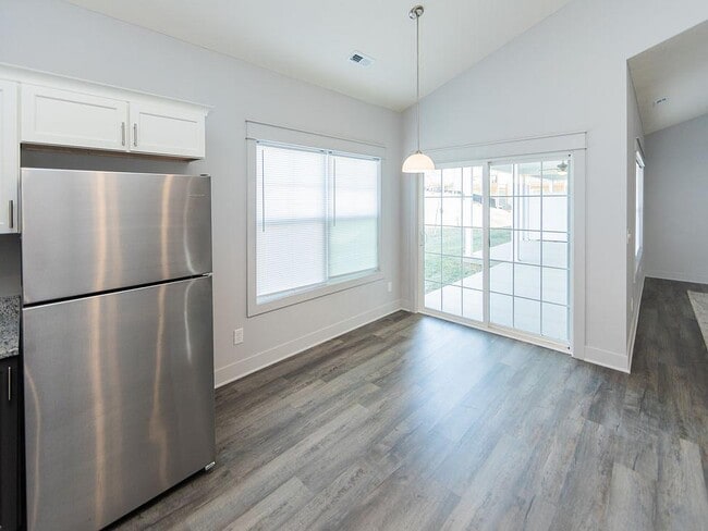 Building Photo - 1122 W Rangeview Cir
