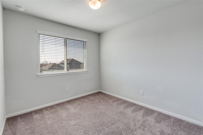 Building Photo - 221 Duck Creek Trail