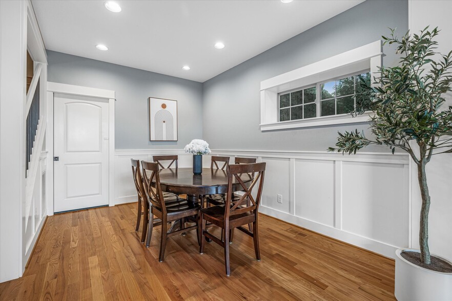 Building Photo - 3640 SW Baird St