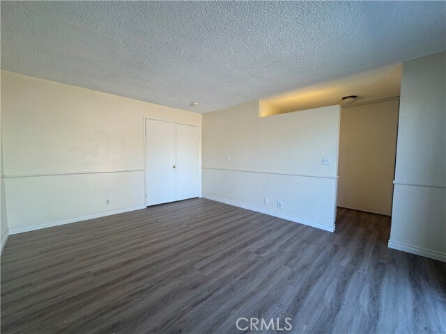 Building Photo - 974 N Darfield Ave
