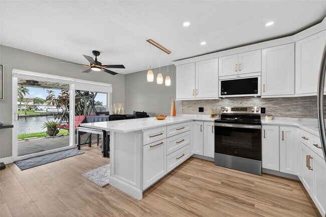 Building Photo - 6537 Cape Hatteras Way NE