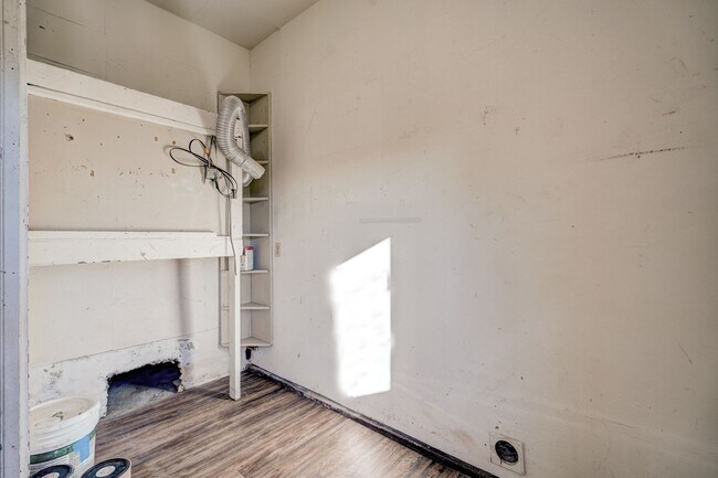 Building Photo - 3 Bed 1.5 Bath in Del City!