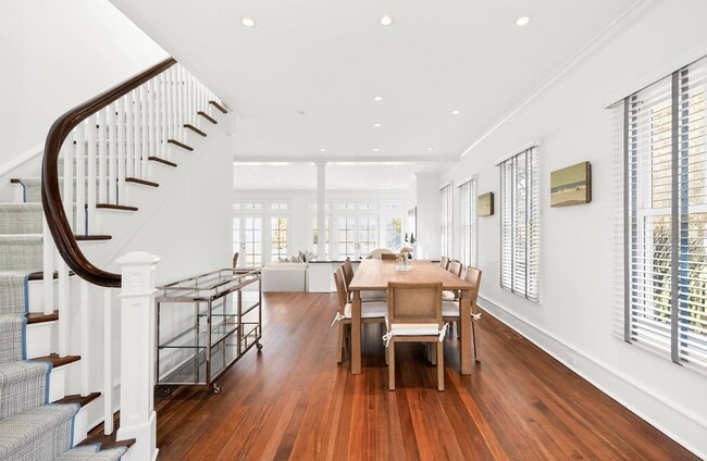 Building Photo - 133-135 Toylsome Ln