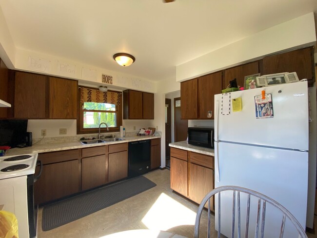 Building Photo - 3BD Townhome in Hartridge