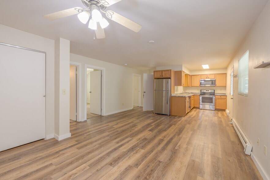Building Photo - 836 Vine Ave