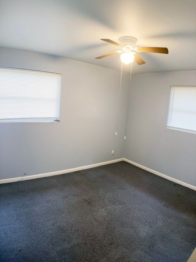 Building Photo - ***HOLIDAY SPECIAL NO RENT FOR DECEMBER*** Charming Home in Established Jacksonville Neighborhood