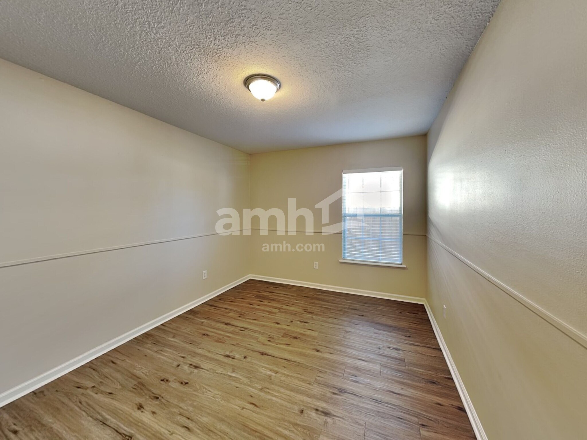 Building Photo - 1433 Heather Ct