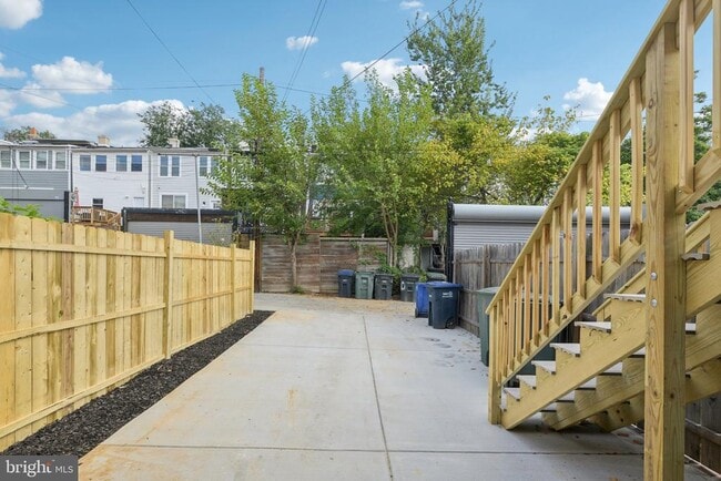 Building Photo - 729 Madison St NW