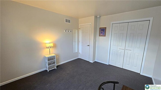Building Photo - 194 Springhouse Rd