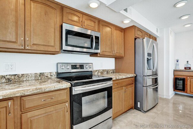 Building Photo - 1360 S Ocean Blvd