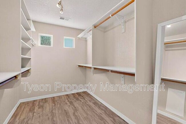 Building Photo - 8523 Waterford Pl NE