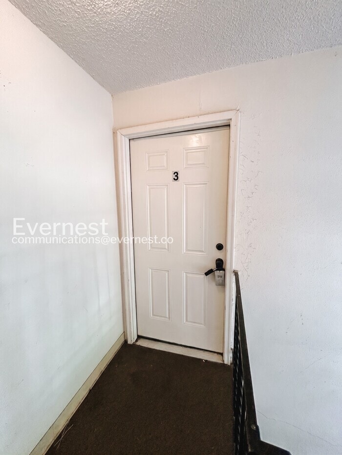 Building Photo - 1075 Magnolia St