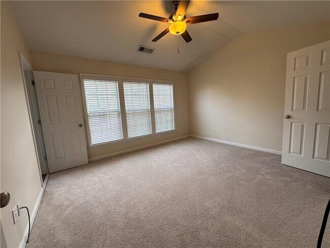 Building Photo - 1379 Thornborough Dr