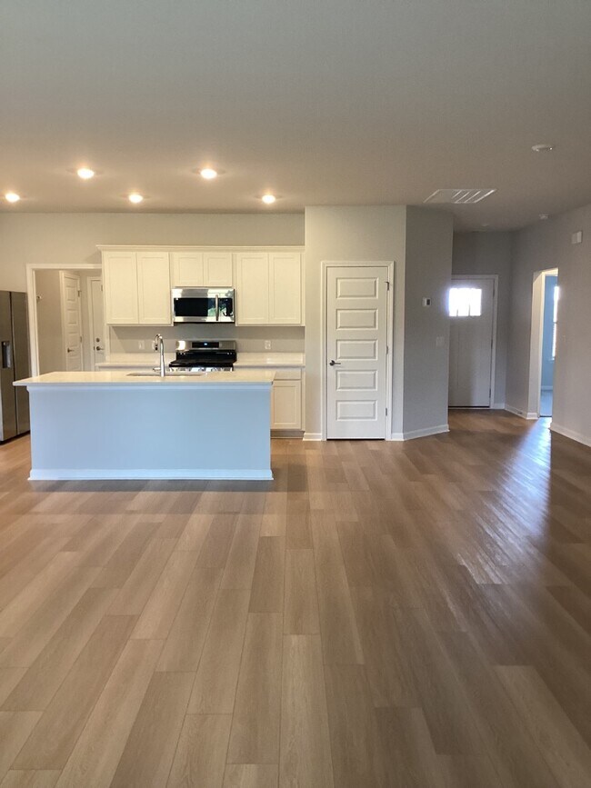 Building Photo - 229 Paca Ln