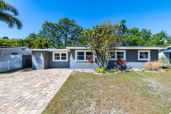 Building Photo - 4717 W Leila Ave