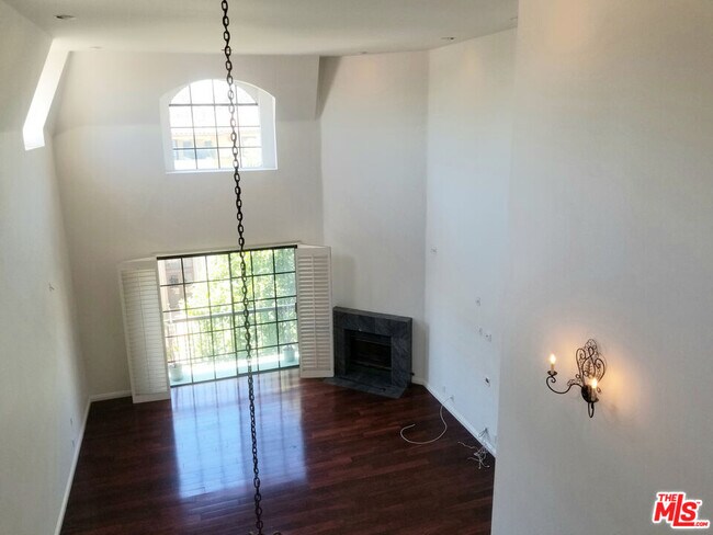 Building Photo - 10620 Eastborne Ave