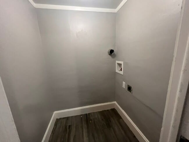 Building Photo - 3 Bedroom 1 Bath House in East Moline