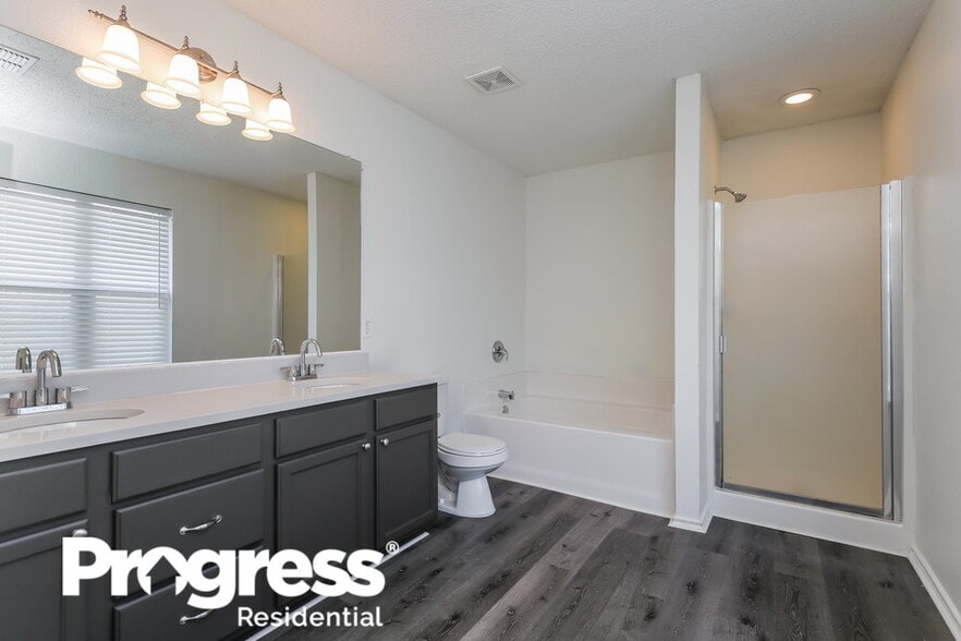 Building Photo - 308 S Waterford Oaks Dr