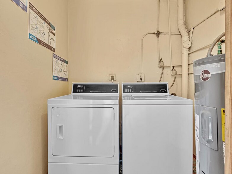 Laundry facilities - 604 NW 13th St