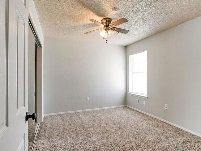 Building Photo - NORMAN, OKLAHOMA - MINUTES TO UNIVERSITY OF OKLAHOMA