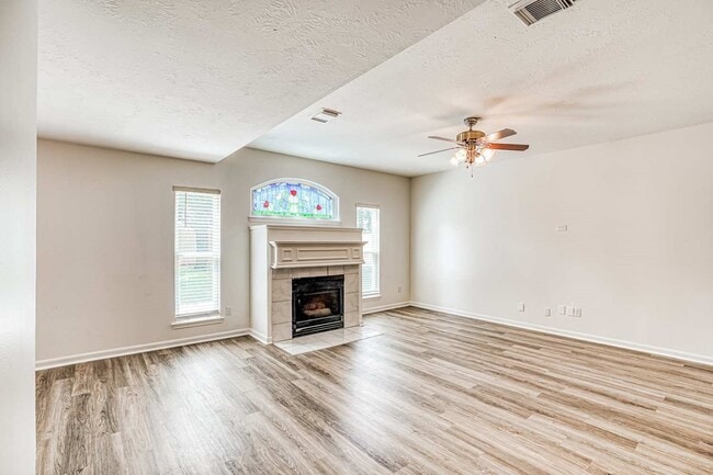 Building Photo - 6935 Moss Boulder Dr