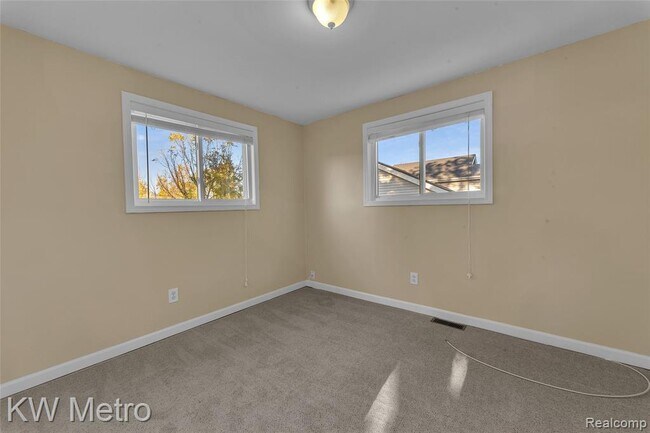 Building Photo - 2416 Shawood Dr