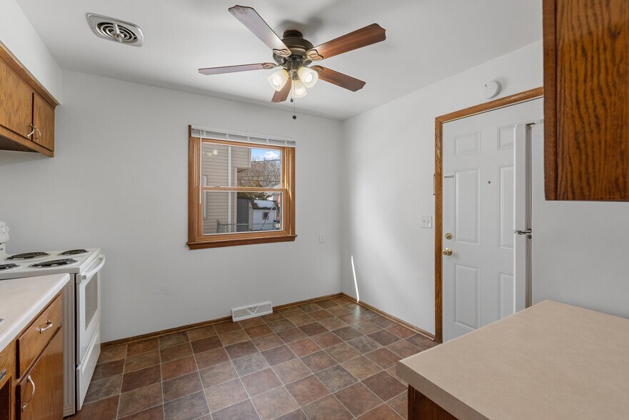 Building Photo - 11715 W Diane Dr